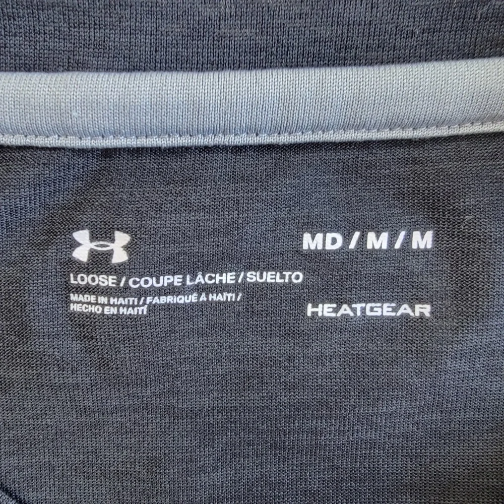 Under Armour Mens V-Neck T-Shirt HeatGear Gray Loose Fit Size Medium - Picture 5 of 9